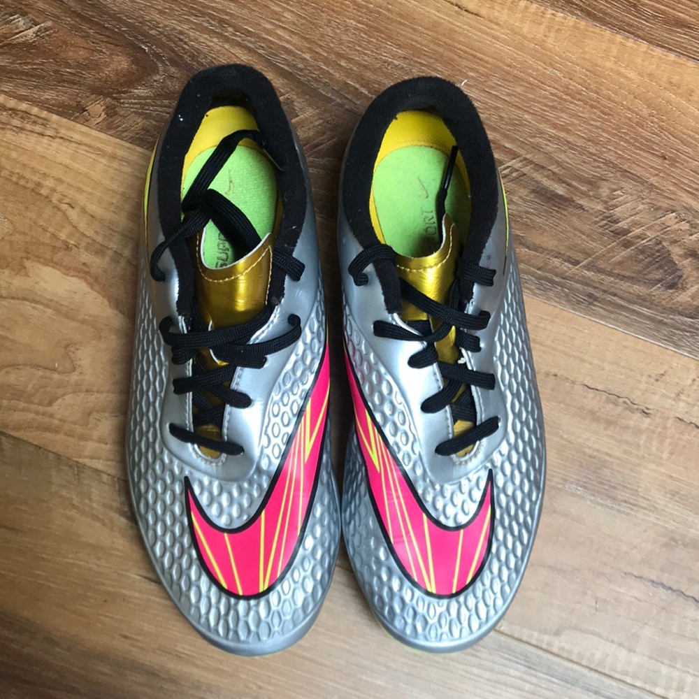 Youth Nike Soccer Cleats - size 4